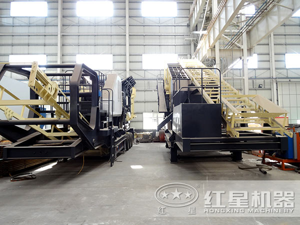 河南紅星移動(dòng)石子破碎機(jī)廠家車(chē)間一角