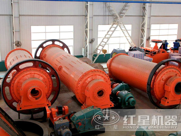 河南選礦球磨機(jī)廠(chǎng)家車(chē)間一角