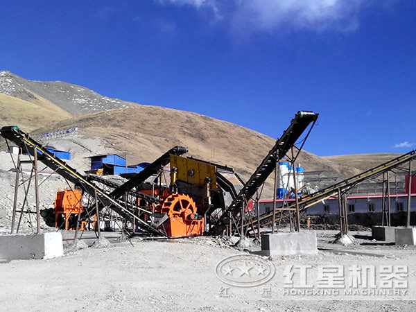 沖擊式破碎機生產(chǎn)現(xiàn)場