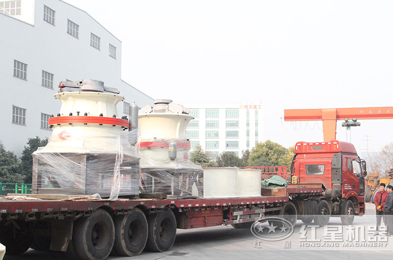 大型碎石生產(chǎn)線設備發(fā)貨現(xiàn)場 大型碎石生產(chǎn)線設備發(fā)貨現(xiàn)場