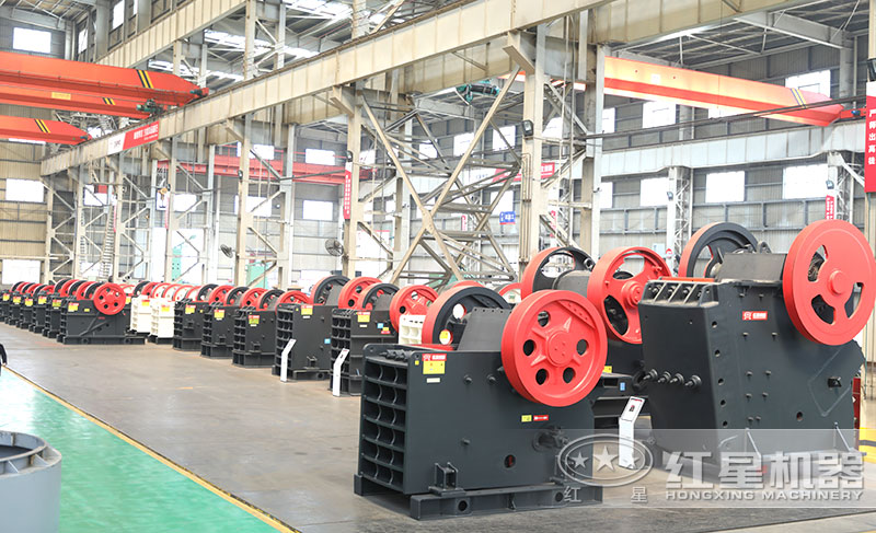 煤礦破碎機(jī)廠家-紅星機(jī)器車(chē)間展示