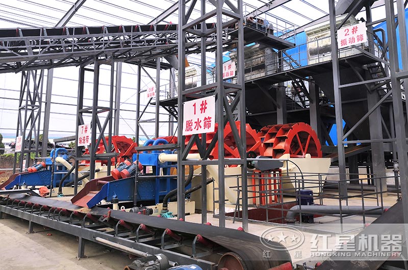 洗沙場配置多臺洗砂機設(shè)備 洗沙場配置多臺洗砂機設(shè)備