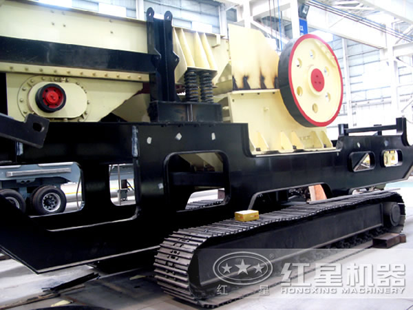 履帶式單頭巖石破碎機(jī) 履帶式單頭巖石破碎機(jī)