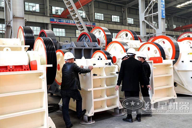 整齊擺放的細(xì)鄂破機