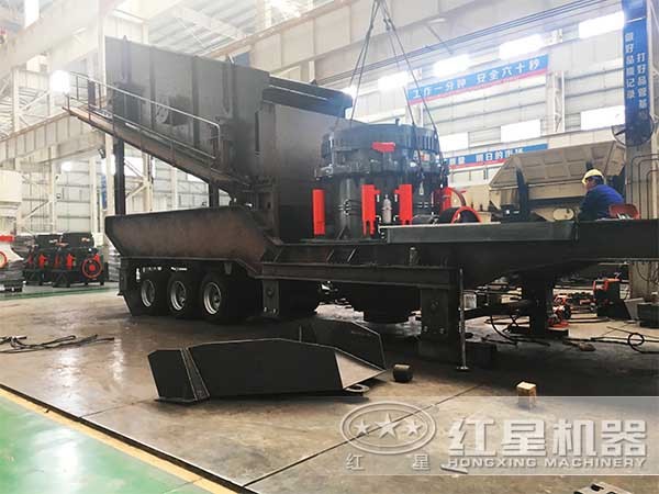 移動打石機(jī)生產(chǎn)廠家車間 移動打石機(jī)生產(chǎn)廠家車間