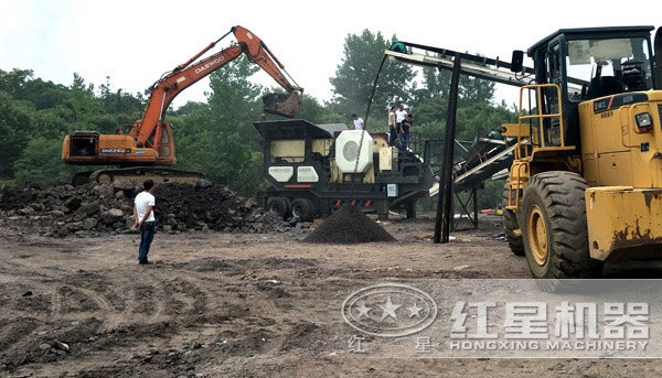 紅星車載型破石設(shè)備作業(yè)現(xiàn)場(chǎng) 紅星車載型破石設(shè)備作業(yè)現(xiàn)場(chǎng)