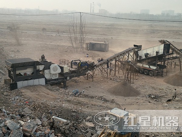 一小時(shí)200t建筑垃圾制砂機(jī)在處理建筑垃圾作業(yè)現(xiàn)場 一小時(shí)200t建筑垃圾制砂機(jī)在處理建筑垃圾作業(yè)現(xiàn)場