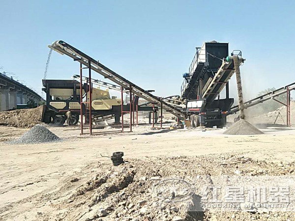 一體化作業(yè)的移動(dòng)打石機(jī) 一體化作業(yè)的移動(dòng)打石機(jī)