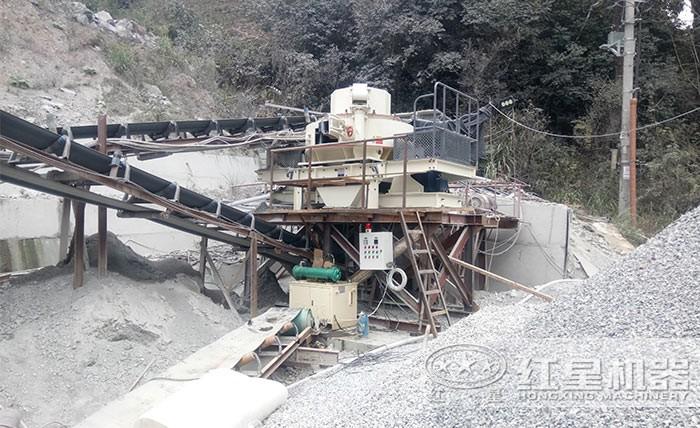 采石場打砂機(jī)現(xiàn)場 采石場打砂機(jī)現(xiàn)場