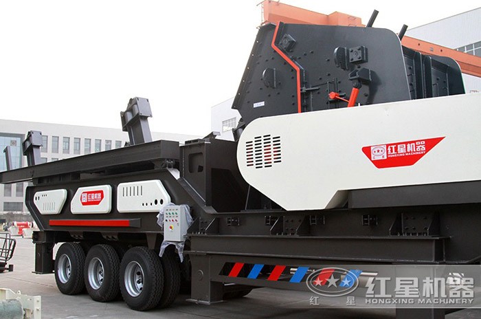 輪胎裝置的移動碎石機(jī) 輪胎裝置的移動碎石機(jī)