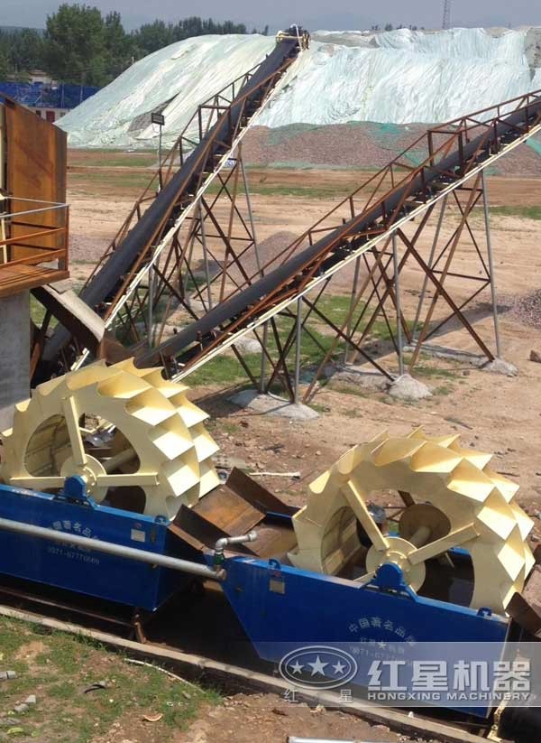 輪斗洗砂機安裝現(xiàn)場 輪斗洗砂機安裝現(xiàn)場