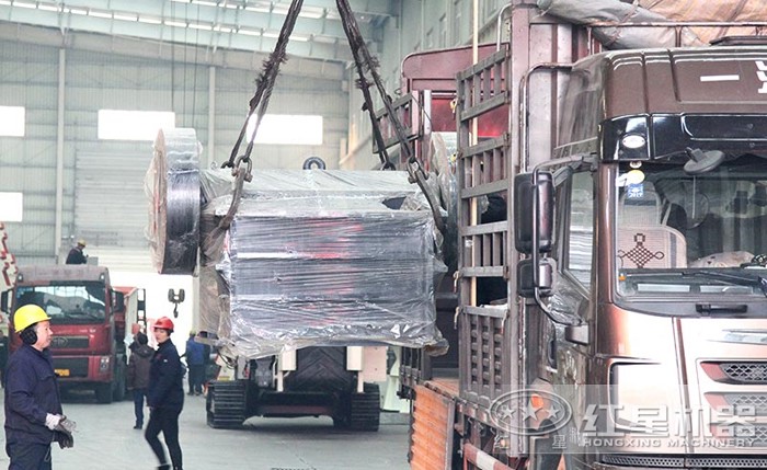 顎式破碎機(jī)裝車(chē)發(fā)貨