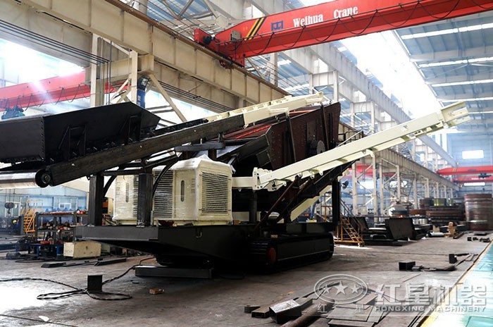 移動石頭破碎機車間生產(chǎn)中 移動石頭破碎機車間生產(chǎn)中