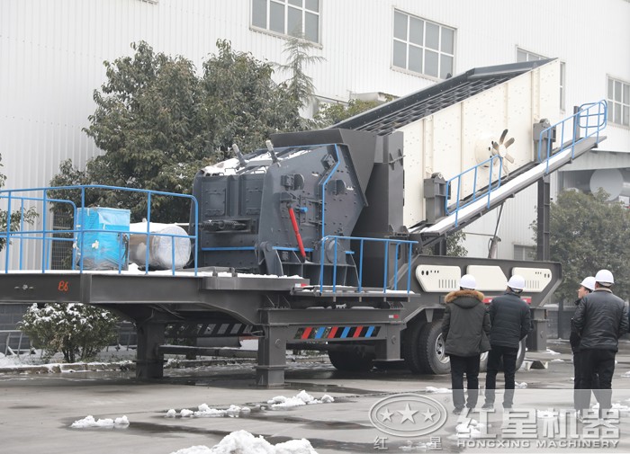 輪胎車載移動破石機(jī) 輪胎車載移動破石機(jī)