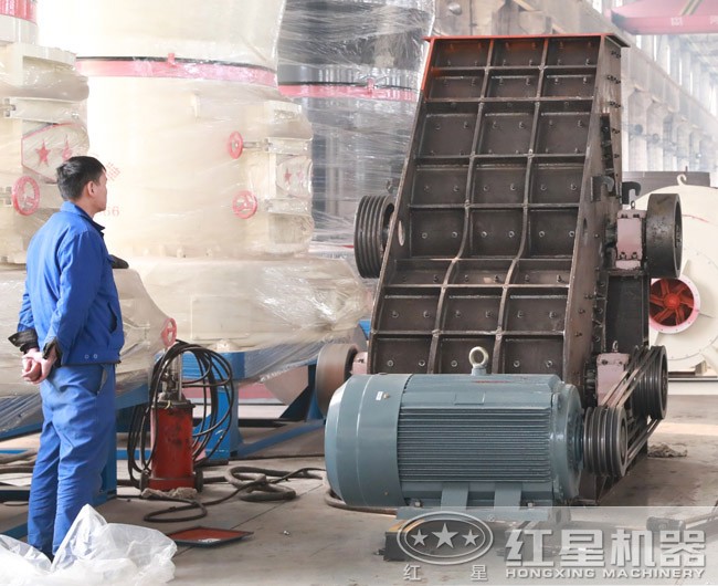 雙級粉碎機(jī)，安裝完畢