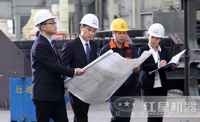 紅星技術人員為客戶量身定制生產(chǎn)方案