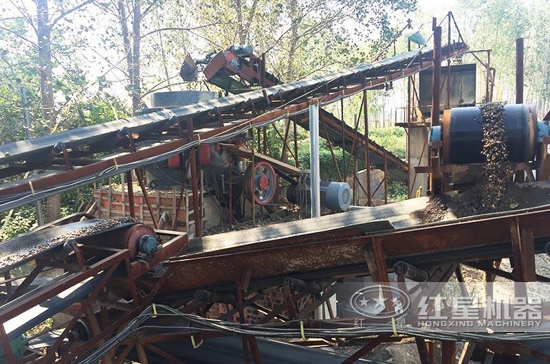 花崗巖圓錐機(jī)現(xiàn)場 花崗巖圓錐機(jī)現(xiàn)場