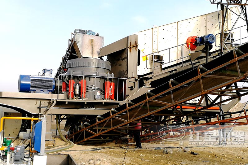 流動(dòng)碎石機(jī)現(xiàn)場近景，可安排就近現(xiàn)場考察