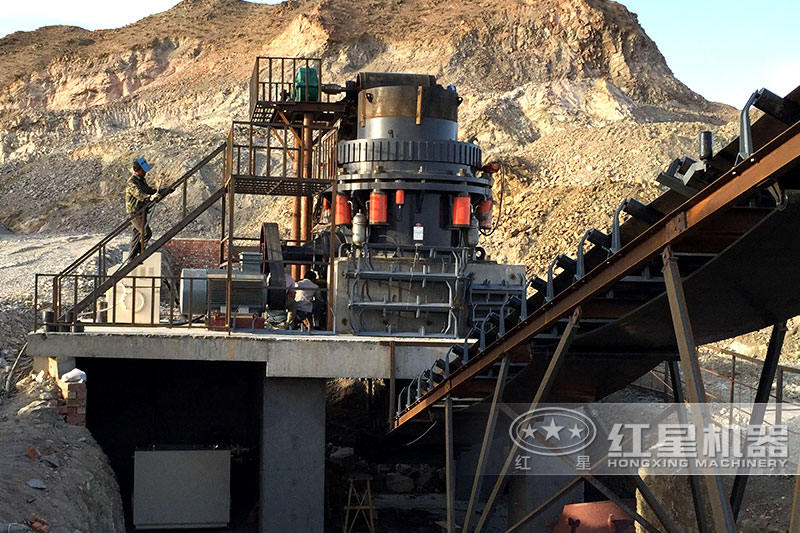 圓錐破碎機現(xiàn)場近景，可安排就近現(xiàn)場考察