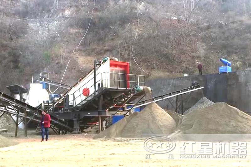 車(chē)載碎石機(jī)客戶(hù)現(xiàn)場(chǎng)