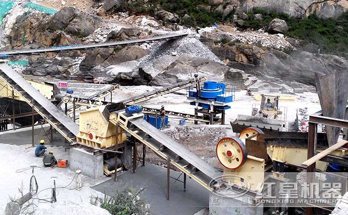 機制砂加工設(shè)備現(xiàn)場