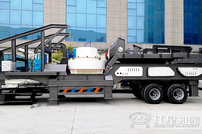 移動(dòng)式石頭制砂機(jī)掛起車頭就能跑，轉(zhuǎn)場(chǎng)靈活