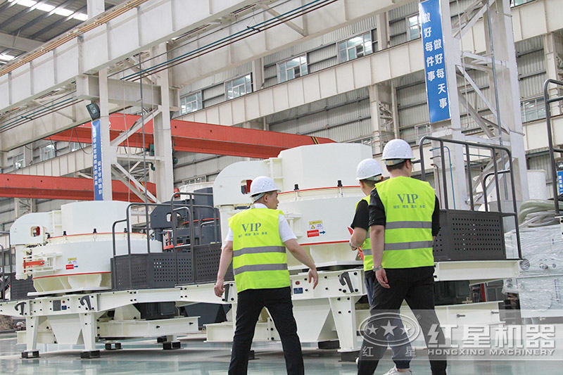 用戶來廠參觀制砂生產(chǎn)線設(shè)備并獲取免費(fèi)方案定制，成本預(yù)估