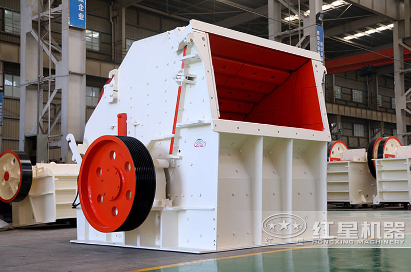 反擊式破碎機(jī)，轉(zhuǎn)子較大的轉(zhuǎn)動慣量