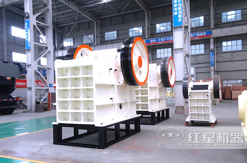 鄂式破碎機，粗碎力度強