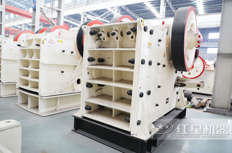 花崗巖粗碎設(shè)備，鄂式破碎機(jī)