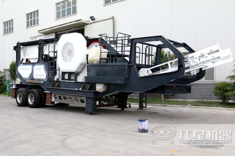 移動(dòng)顎式破碎機(jī)，如上圖