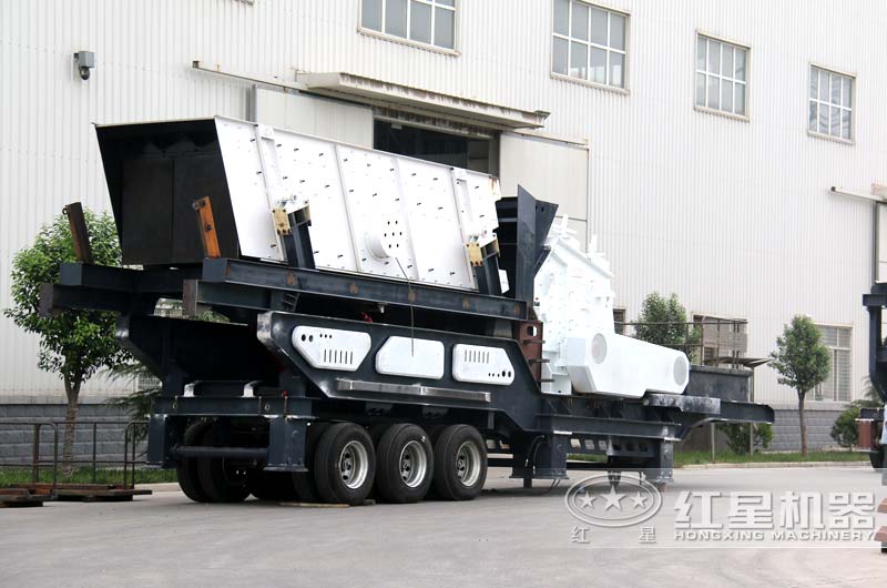 移動(dòng)反擊式破碎站，上圖