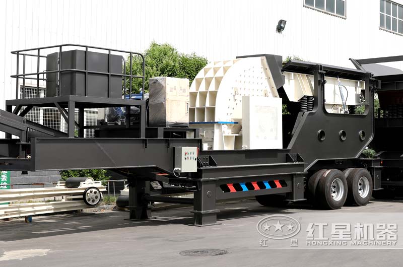 移動(dòng)式pcz重錘破碎機(jī)，上圖