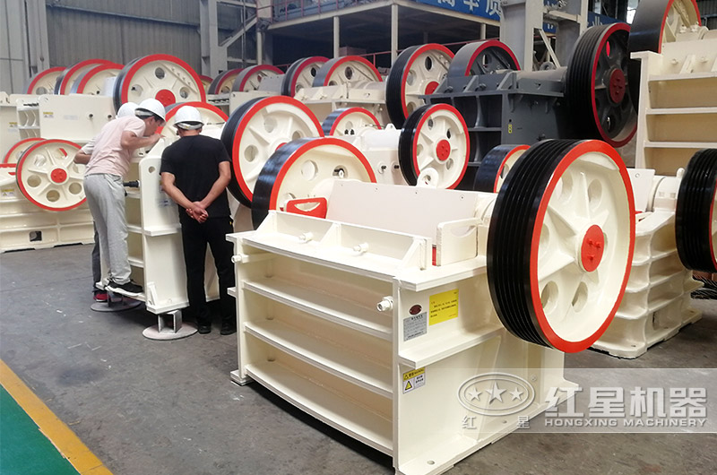 1060破碎機(jī)價(jià)格多少，不如到廠家看一看