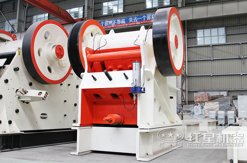 鄂式破碎機(jī)，產(chǎn)量1-2200t/h，耐磨抗沖擊