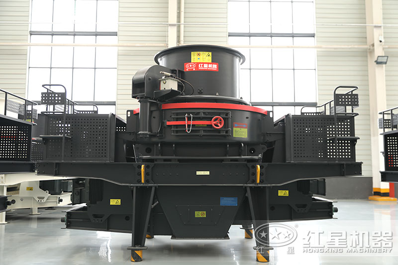 細(xì)碎制砂機(jī)出料粒形好，級(jí)配連續(xù)