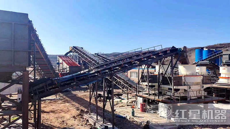 紅星機(jī)器鐵礦石粉碎機(jī)生產(chǎn)線(xiàn)現(xiàn)場(chǎng)